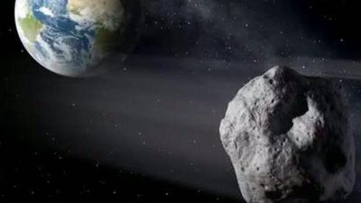 Asteroid rauscht nah an der Erde vorbei