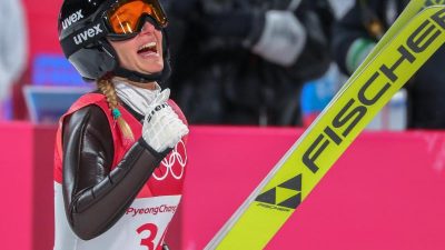 Katharina Althaus gewinnt Silber im Skispringen
