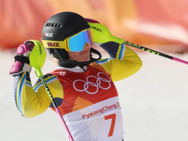 Die Schwedin Frida Hansdotter jubelt über Gold im Slalom. Foto: Michael Kappeler/dpa