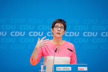 Kramp-Karrenbauer: „Attacke kann ich auch“