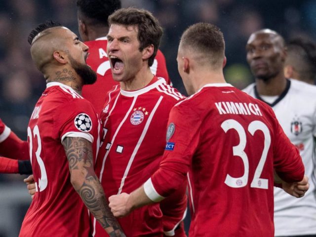Thomas Müller (M) erzielte das 1:0 für den FC Bayern München. Foto: Sven Hoppe/dpa