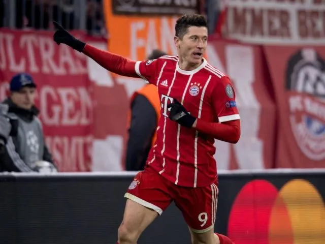 Und auch das 5:0 ging auf das Konto von Robert Lewandowski. Foto: Sven Hoppe/dpa