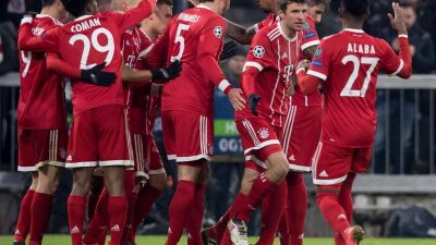Bayern fast durch: Müller und Lewandowski mit Doppelpacks