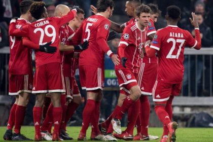 Bayern fast durch: Müller und Lewandowski mit Doppelpacks