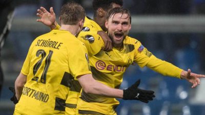 Mit Glück ins Achtelfinale: Torschütze Schmelzer rettet BVB
