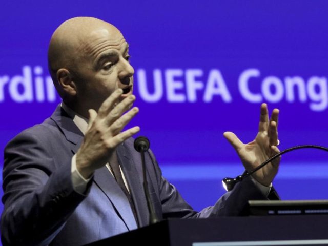 FIFA-Präsident Gianni Infantino beim UEFA-Kongress in Bratislava. Foto: Roland Zak/dpa