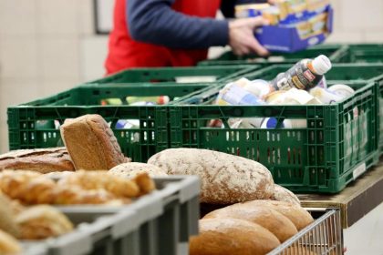 Aufnahmestopp für Ausländer bei Essener Tafel – Dobrindt widerspricht der Kanzlerin