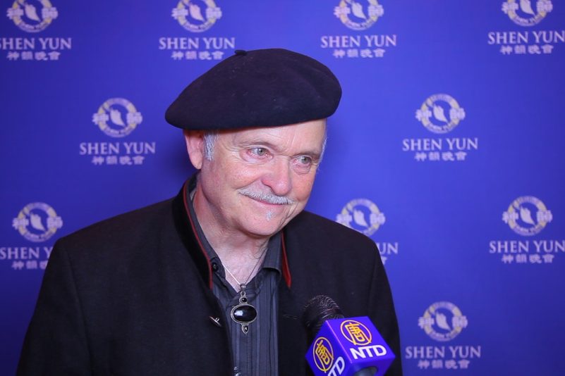 „Diese Kraft, diese Leichtigkeit, dieser Humor und die Tiefe berührt bei Shen Yun“ sagt Schweizer Bildhauer