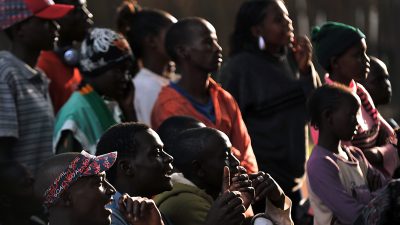 Zweite Migranten-Welle aus Afrika rollt an: Verwandte machen Werbung für Europa