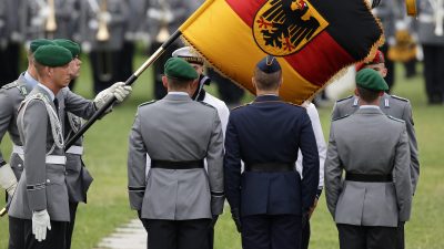 Neuer Traditionserlass: Von der Leyen gibt Bundeswehr neues Traditionsverständnis vor