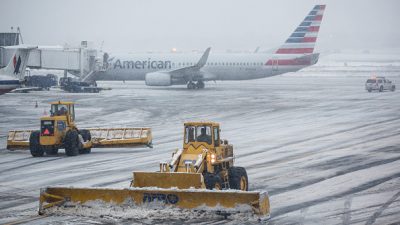 Mehr als 4400 Flüge in USA wegen Schneesturms gestrichen