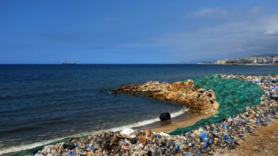 Großes Müllproblem im Libanon: Behälter mit radioaktiver Substanz an Strand gefunden