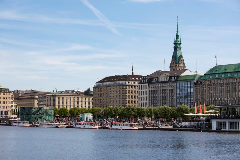 Nach Massenschlägerei in Hamburg: Aufenthaltsverbote für junge männliche Ausländer
