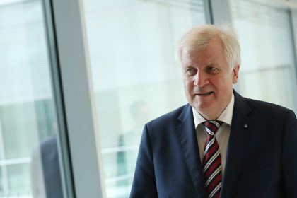 Seehofer will im Bundestag Politikwechsel einläuten: „Ich bin strikt für eine Veränderung der Politik“