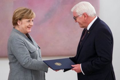 Nach SPD-Ja zur GroKo: Steinmeier will im Bundestag Merkel als Kanzlerin vorschlagen