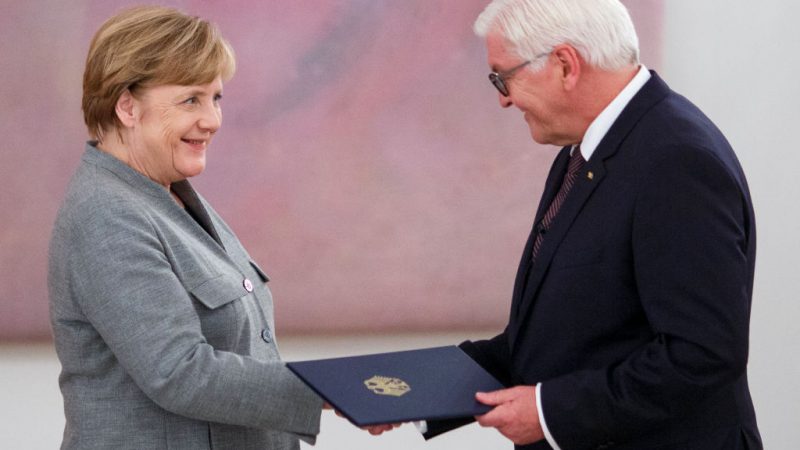 Nach SPD-Ja zur GroKo: Steinmeier will im Bundestag Merkel als Kanzlerin vorschlagen