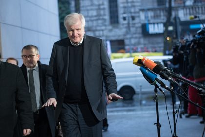 Horst Seehofer und das Dilemma „Aus drei mach‘ zwei“