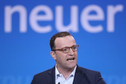Spahn legt in Armutsdebatte nach: Verkäuferinnen haben weniger zum Leben als Hartz IV-Bezieher