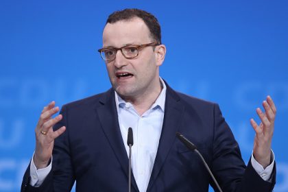 Armuts-Debatte: Opposition wirft Spahn Arroganz und Überheblichkeit vor