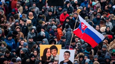 Über 25.000 Menschen bei Kundgebungen für ermordeten slowakischen Journalisten