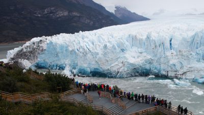 Spektakulärer Durchbruch von argentinischem Gletscher Perito Moreno hat begonnen