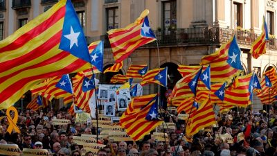 „Republik jetzt!“: Erneut fordern Zehntausende Katalanen ihre Unabhängigkeit