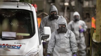 Theresa May stellt Moskau Ultimatum zu Erklärung für Giftanschlag