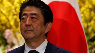 Abe weist Vorwürfe zu gefälschten Dokumenten im Parlament zurück