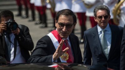 Martin Vizcarra als neuer Präsident Perus vereidigt