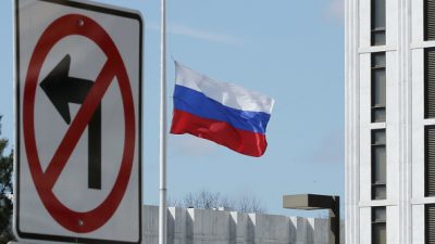 Russische Diplomaten verlassen Botschaft in Washington