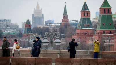 „Symmetrische Maßnahmen“: Russland weist 60 US-Diplomaten aus und schließt Konsulat