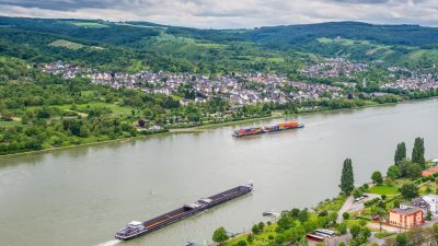 Fahrverbote helfen in Städten am Rhein kaum gegen Stickoxidbelastung – sie kommt auch von den Schiffen