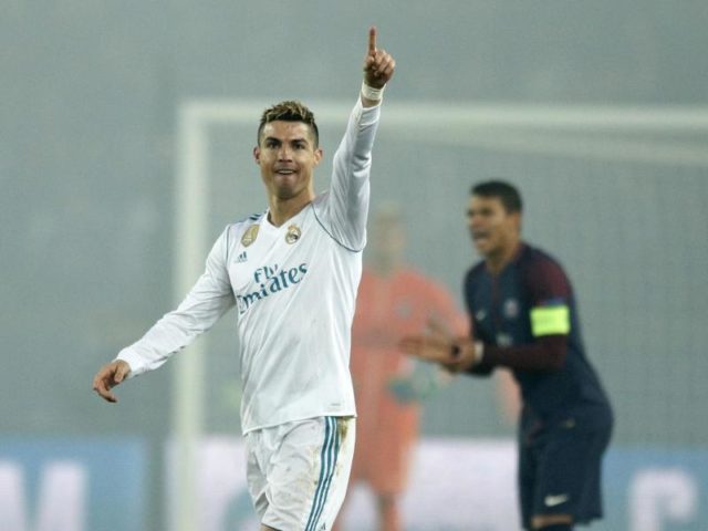 Cristiano Ronaldo bejubelt sein Tor zum 1:0 für die Gäste aus Madrid. Foto: Francois Mori/dpa