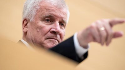 Mit Katalog an Verschärfungen will Seehofer Probleme der Migration in den Griff kriegen