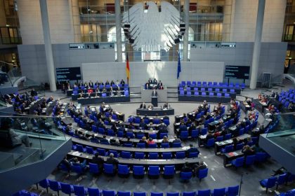Unionsstreit um Flüchtlingspolitik eskaliert – Sondersitzungen der Fraktionen