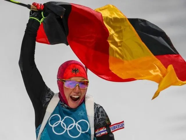Brachte insgesamt dreimal Edelmetall mit aus Pyeongchang: Biathletin Laura Dahlmeier. Foto: Michael Kappeler/dpa