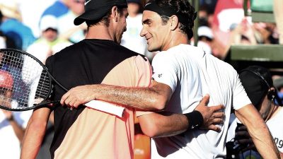 Federer unterliegt Qualifikant – Zverev und Kerber weiter