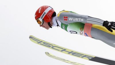 Deutsche Skispringer liegen zurück – Stoch führt