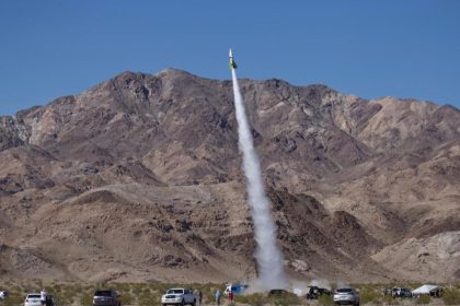 «Mad Mike» hebt mit selbstgebastelter Rakete ab