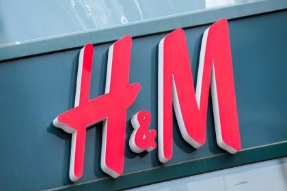 H&M soll wegen Mitarbeiterüberwachung in Servicecenter Millionenbußgeld bezahlen