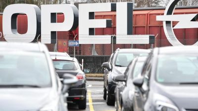 Opel-Mutter PSA will Werke wieder öffnen