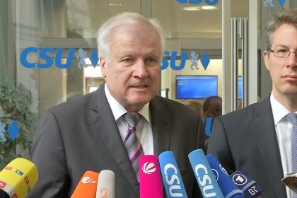 Innenminister Seehofer warnt vor weiteren Anschlägen in Deutschland