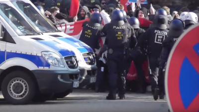 Kandel-Demo: Antifa attackiert Polizisten mit Knallkörpern – Polizei überrascht von Aggressivität der Linken