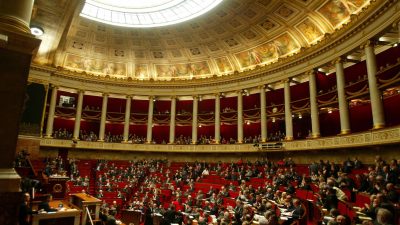 Frankreichs Regierung plant umfassende Reform des Wahlrechts