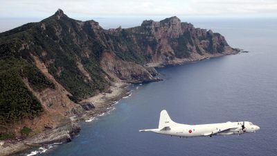 Japanischen Flugzeug über Senkaku