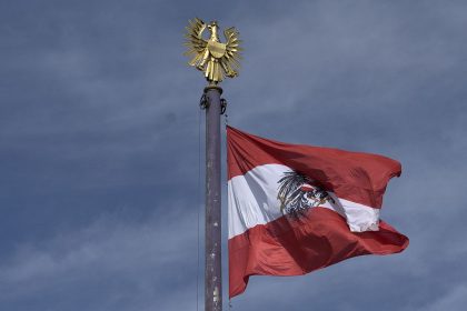 Gegen Asylmissbrauch: Österreich will Bargeld und Mobiltelefone von Asylbewerbern einziehen