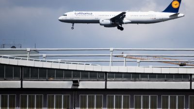 Illegale Migranten kommen vermehrt per Flugzeug – BAMF prüft nicht die Reiseroute