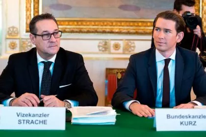 Pressekonferenz in Wien: Kurz und Strache geben Jahresbilanz zu einem Jahr Regierungsarbeit ab