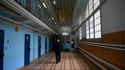Schwerverbrecher nach spektakulärem Gefängnisausbruch in Frankreich gefasst