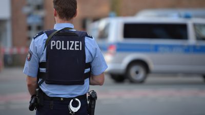Polizei-Münster: Unbrauchbare Maschinenpistole bei Amokfahrer gefunden – Tatmotiv von 48-jährigen Deutschen unklar